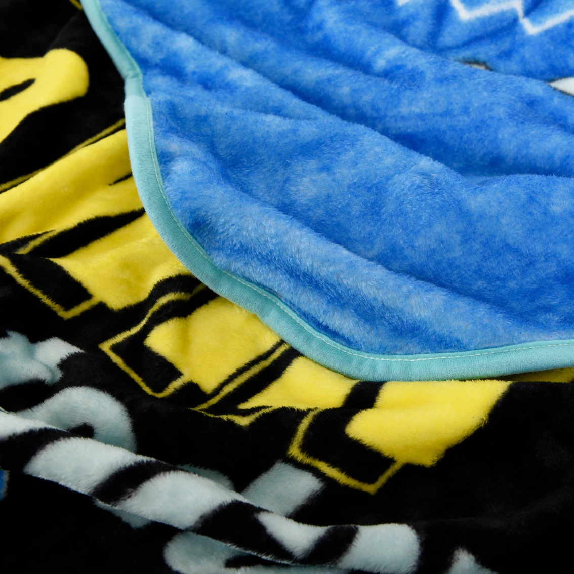 Budget ???? Haven By Nemcor Emoji Get A Win Plush Throw 50 X 60 In. ???? - Image 4