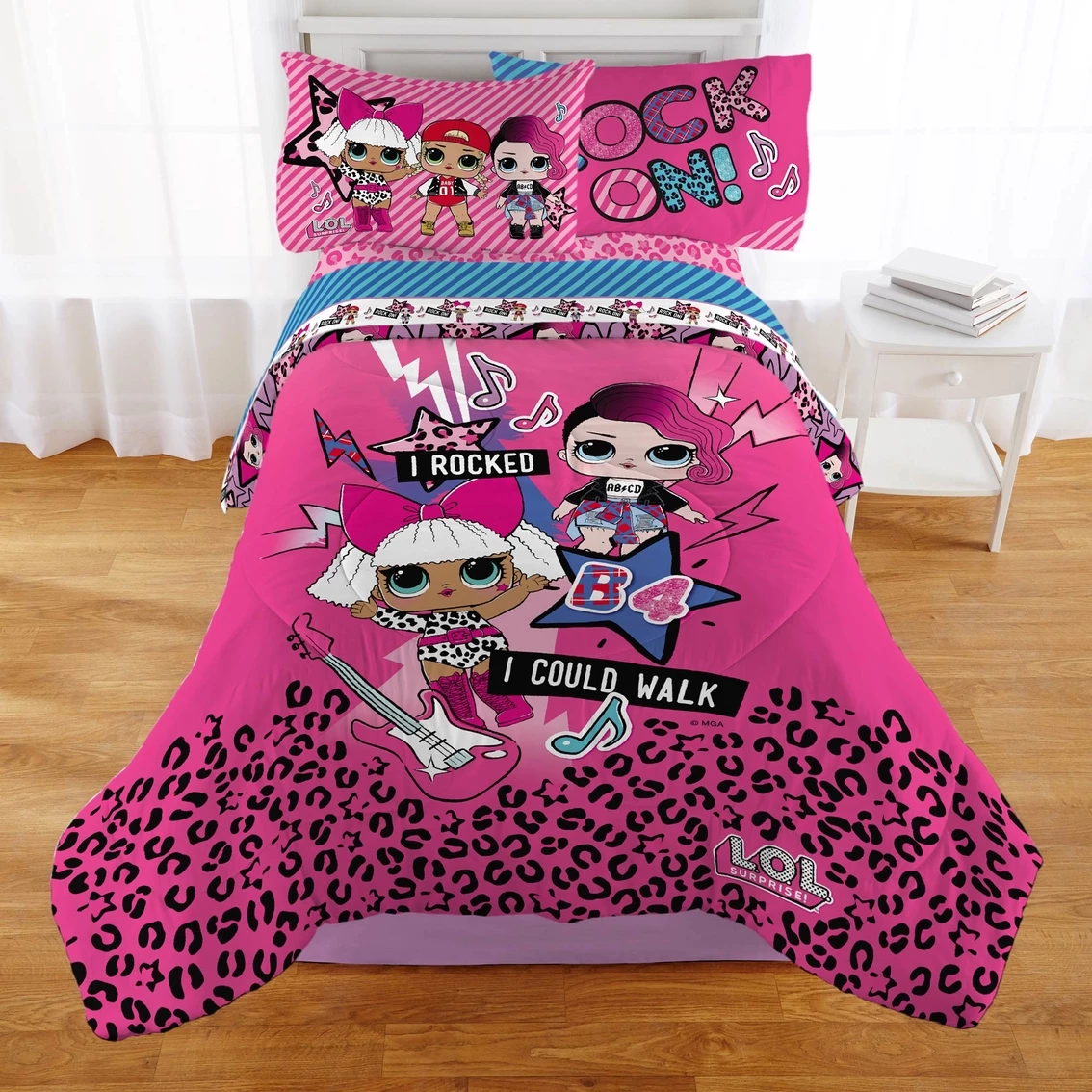 Deals ⭐ MGA Entertainment LOL Rock Comforter ????